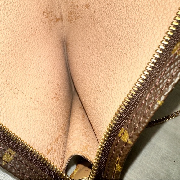 AUTHENTIC Louis Vuitton Monogram Toiletry Pouch - Picture 7 of 16